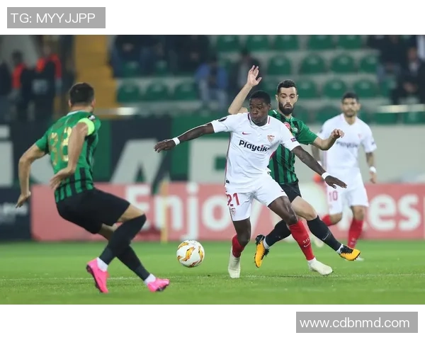 尚卡汶里与特罗萨萨纳的精彩对决揭示足球战术与团队配合的魅力 尚卡汶里与特罗萨萨纳的精彩对决揭示足球战术与团队配合的魅力