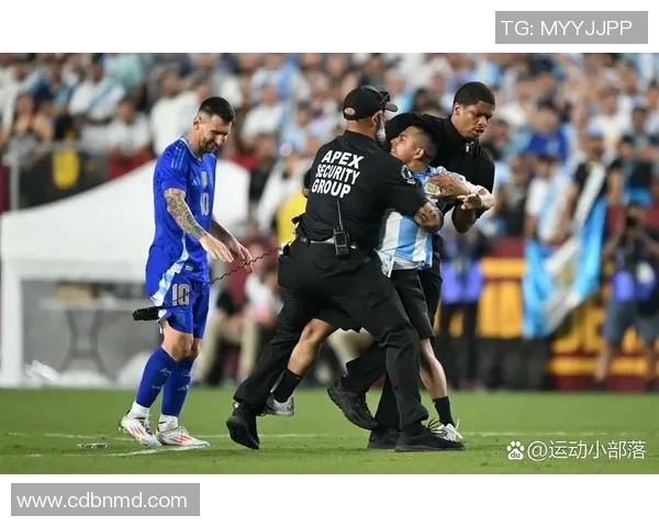 8万人骚乱！骗子使用梅西敛财：高价卖票给球迷，官员花公款合影